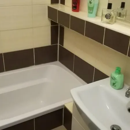 Flat For 2 People, Wifi アパート