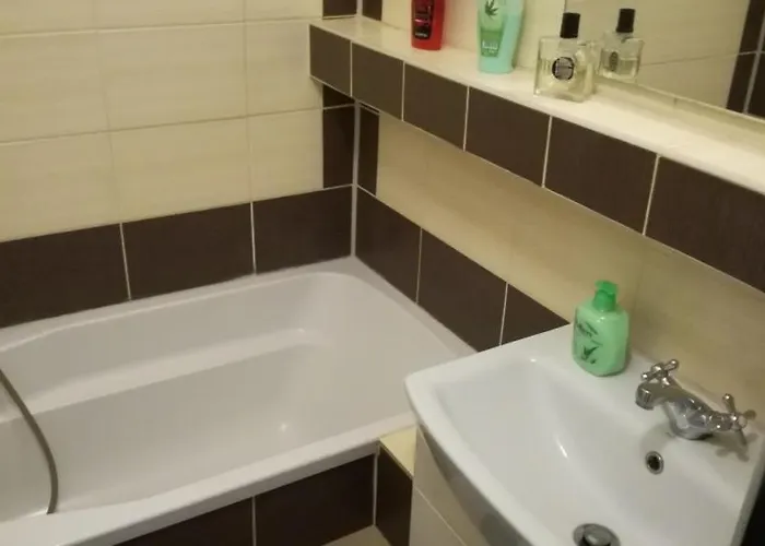 Flat For 2 People, Wifi アパート